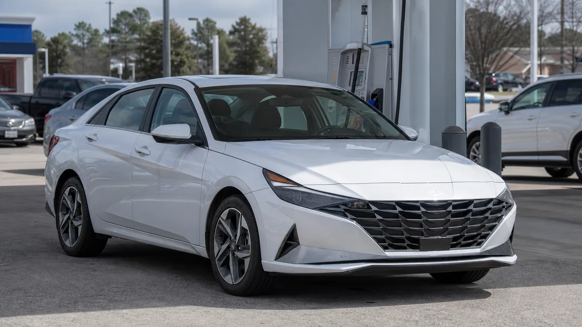 Hyundai Elantra hybrid fuel
