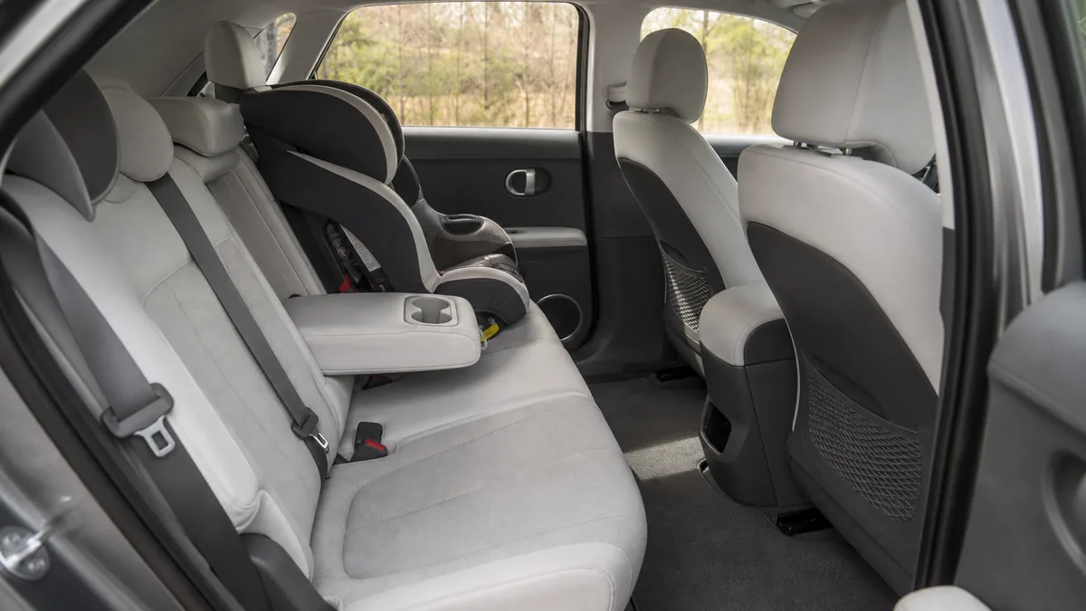 Hyundai Ioniq 5 flat-floor family cabin - Hyundai Ioniq 5