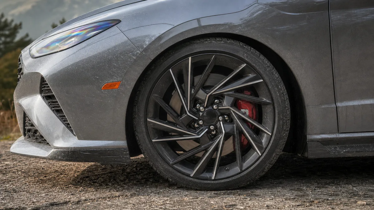 Hyundai Sonata N Line wheel and body detail - Hyundai Sonata