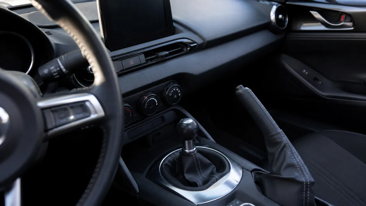 Mazda MX-5 Miata manual controls and driver focus - Mazda MX-5 Miata