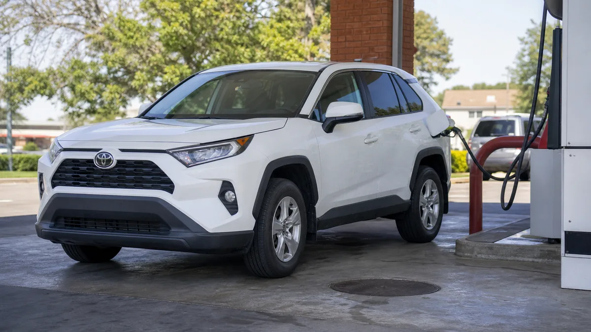 Toyota RAV4 Hybrid AWD and mpg details for family SUV shoppers